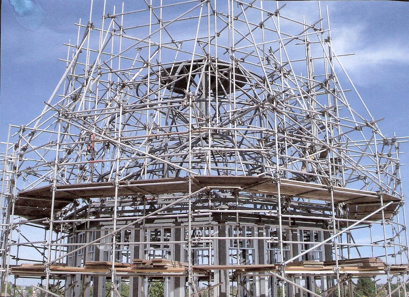 Ahmadiyya Mosque scaffolding
